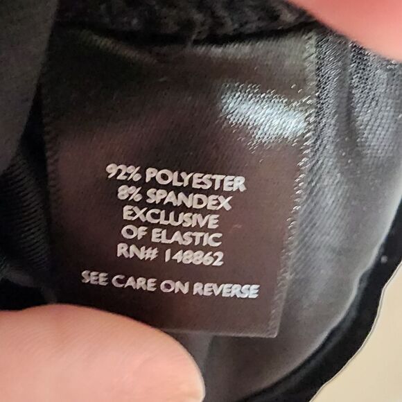 5X 28W Torrid Black Stretch Velvet Shirred Front Off Shoulder Top Holiday Naught - Picture 8 of 8